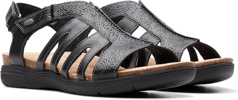 Clarks April Belle womens Flat Sandal على Amazon.ae - متتبع الأسعار