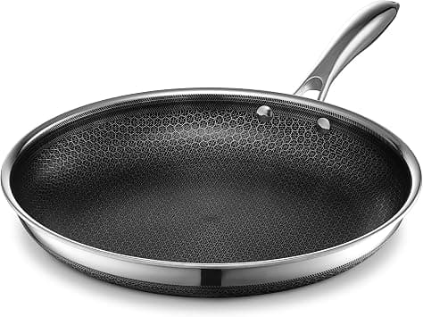 HexClad Hybrid Nonstick 30 cm Frying Pan, Stay-Cool Handle, Dishwasher-Friendly, Oven-Safe Up to 480°C, Induction Ready, Compatible with All Cooktops على Amazon.ae - متتبع الأسعار